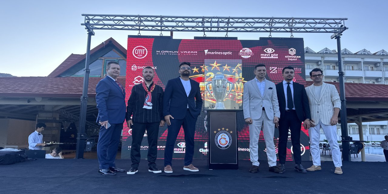 Galatasaray’ın şampiyonluk kupası Marmaris’te taraftarlarla buluştu
