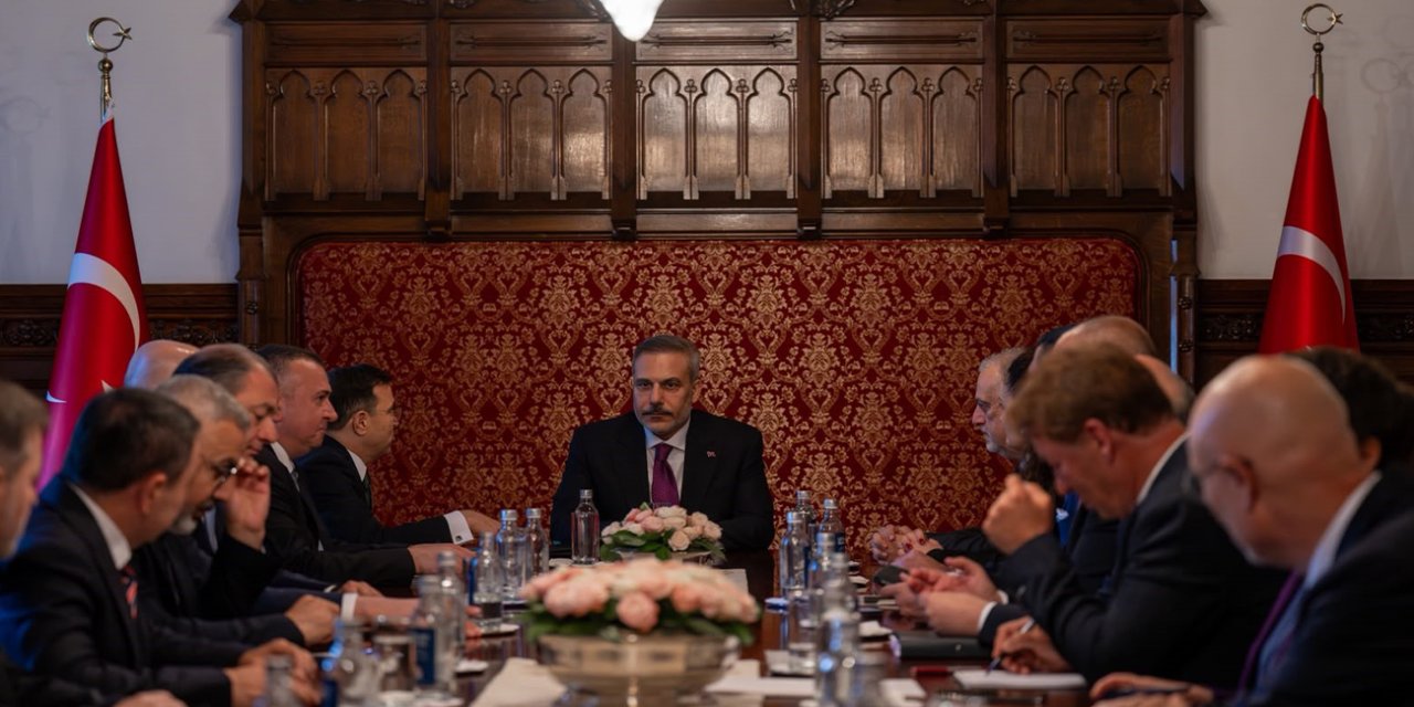 Dışişleri Bakanı Fidan, Rusya'da Türk iş adamlarıyla buluştu