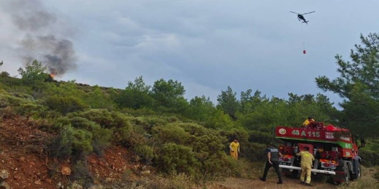 MARMARİS’TE YILDIRIM DÜŞMESİ SONUCU 5 AYRI NOKTADA ÇIKAN YANGINLAR KONTROL ALTINDA