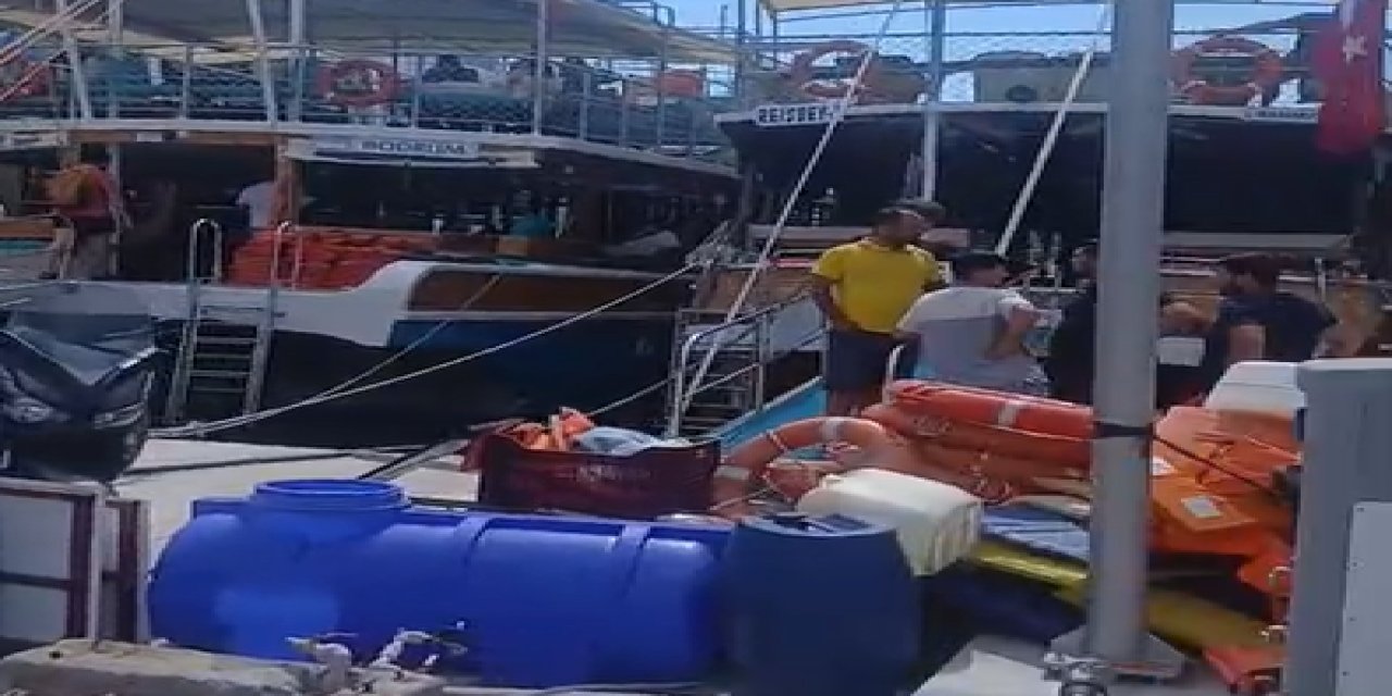 Akyaka limanı'nda su krizi: Tekneler tankerlerden su alıyor