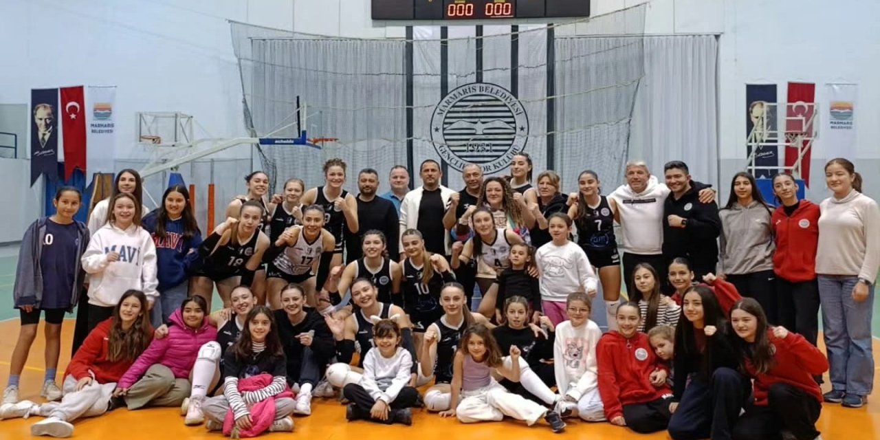 Marmaris Belediyespor Voleybol takımının hedefi daha güçlü sezon