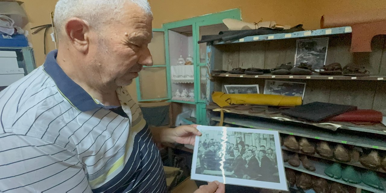 Marmaris’in son sandalet ustası atölyesine veda ediyor