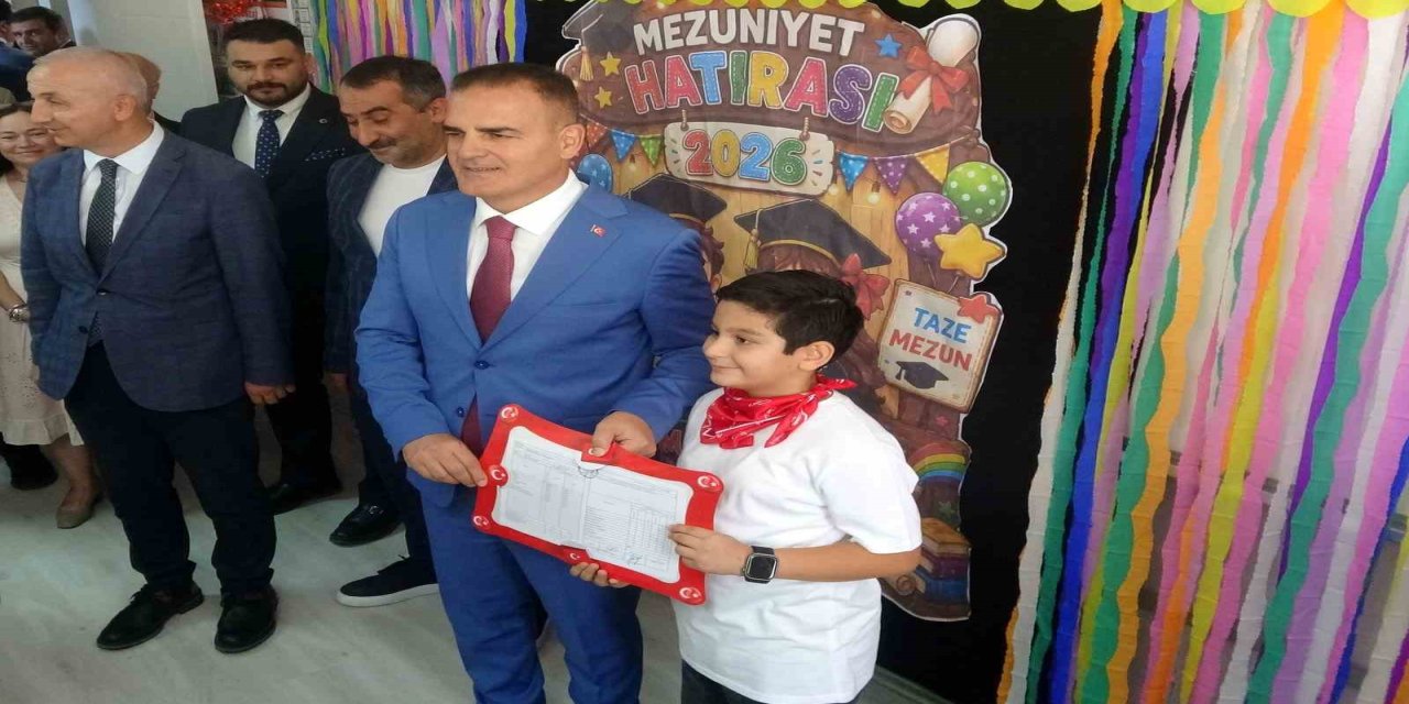 Vali Akbıyık’tan yaz tatilinde kitap tavsiyesi