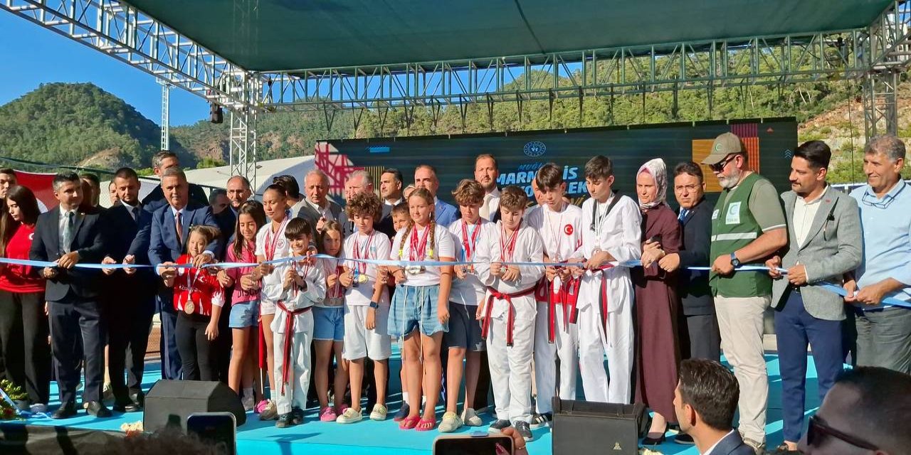 Bakan Bak’tan Marmaris’e olimpik yüzme havuzu müjdesi