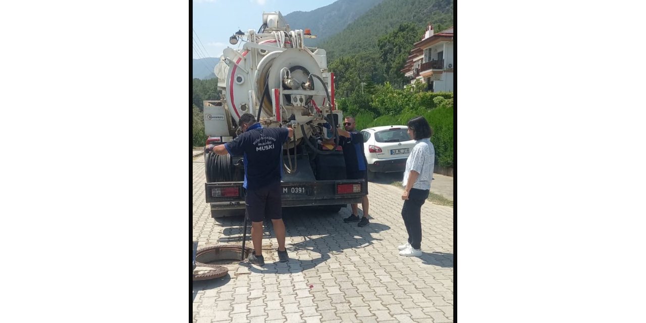 Akyaka Mahallesi’nde Kanalizasyon Hatlarında Bakım ve Temizlik Çalışması