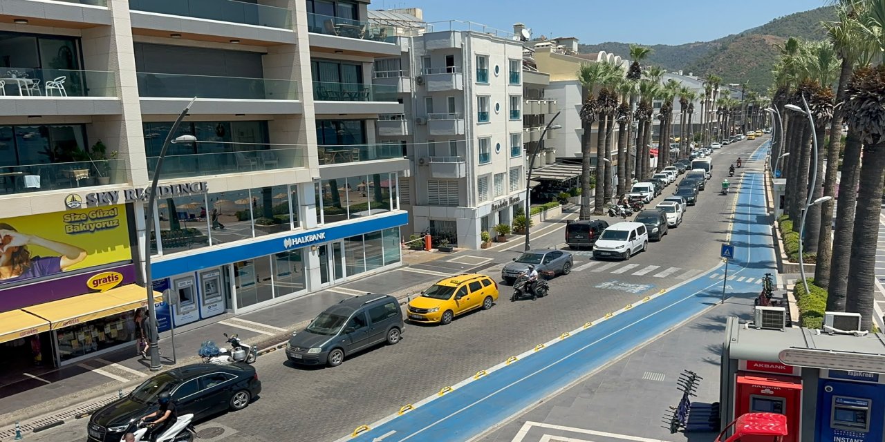 Marmaris’te sezon yoğunluğu trafiğe yansıdı