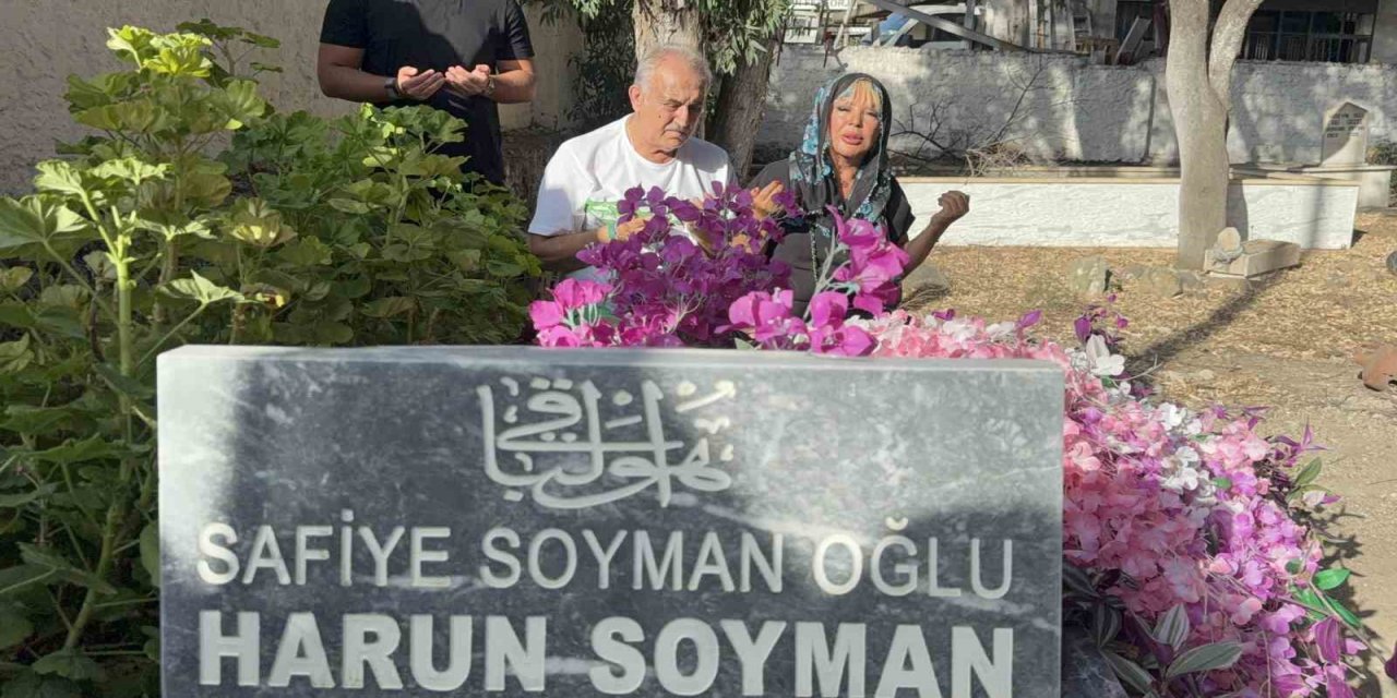 Safiye Soyman oğlunun mezarı başında gözyaşlarına boğuldu