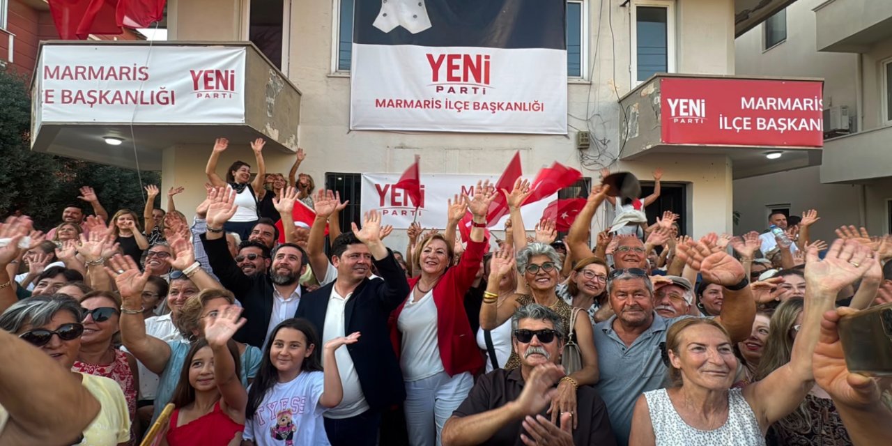 Marmaris’te CHP’den toplu istifanın ardından Yeni Partiye yürüdüler