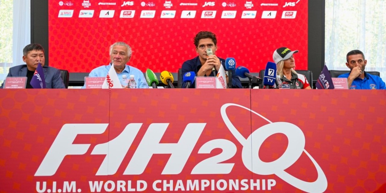 UIM F1H2O Dünya Şampiyonası Kırgızistan Grand Prix'sinin basın toplantısı yapıldı