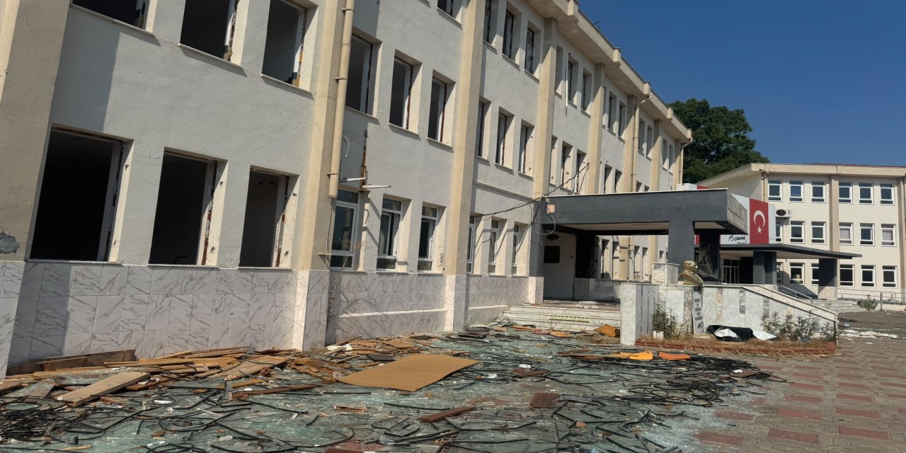 Marmaris’in köklü lisesi atıl kaldı