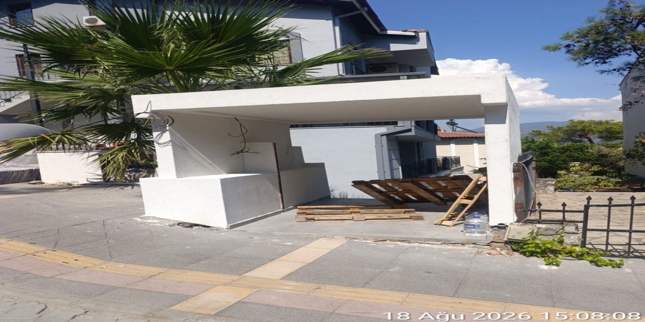 Otopark sanılan apartman girişi boyaması tepki çekti