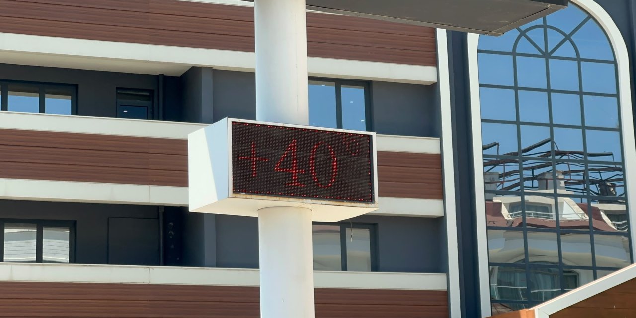 Marmaris'te termometreler 40'ı hissedilen 44'ü gösterdi