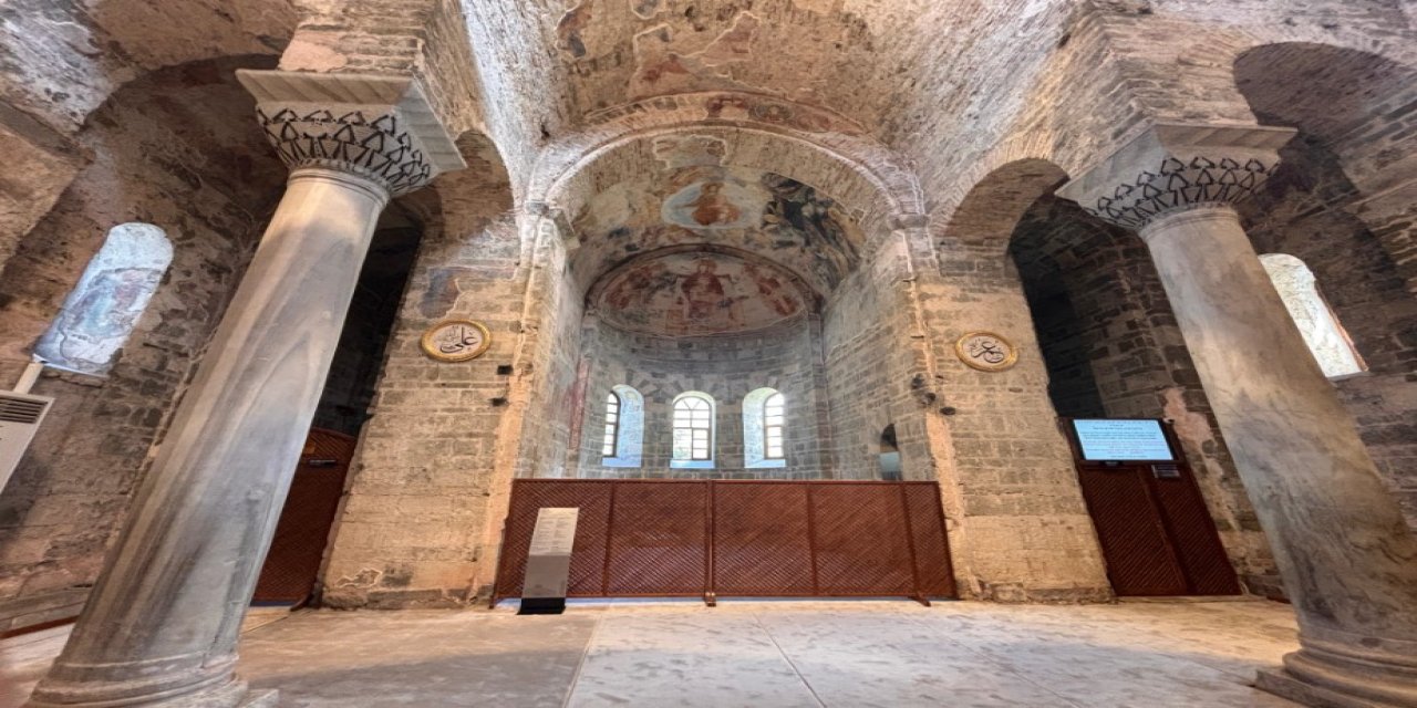 Trabzon Ayasofya hat yazıları ile bezendi