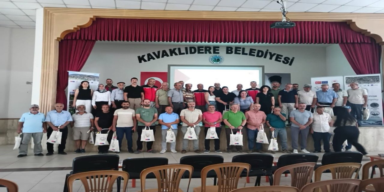 Kavaklıdere’de ceviz üreticilerine yönelik eğitim düzenlendi