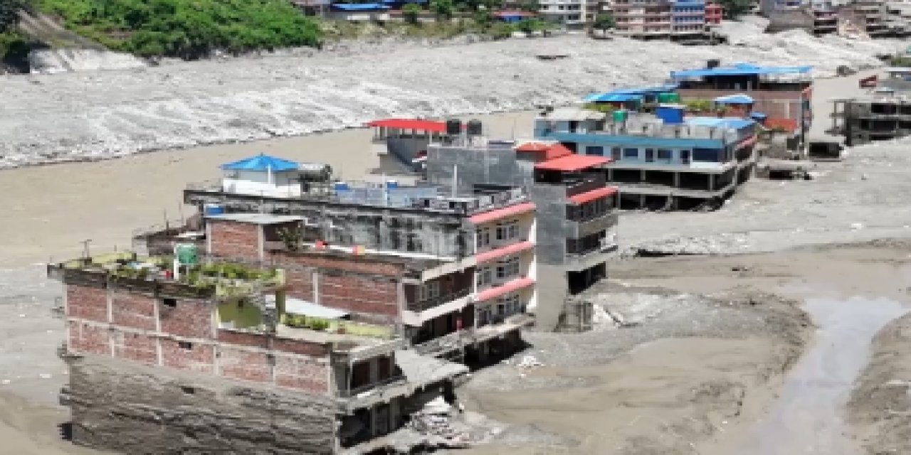 Nepal'deki sel felaketinde can kaybı 489'a yükseldi