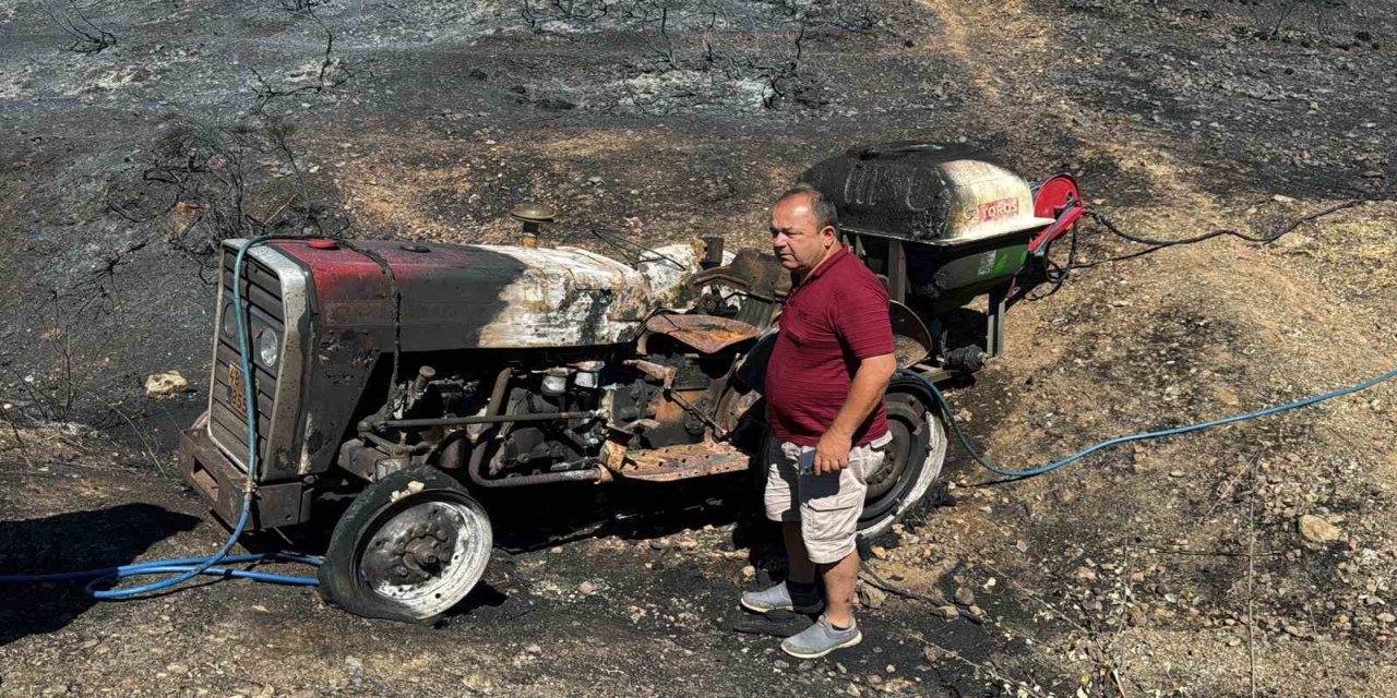 Yangına yardıma gitti, traktörü alevlerin arasında kaldı: "Kaçmasaydım yanacaktım"