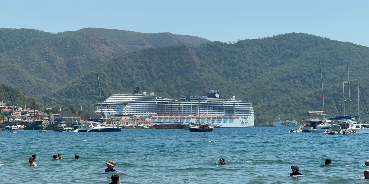 MSC Divina 5 bin yolcusuyla Marmaris limanında
