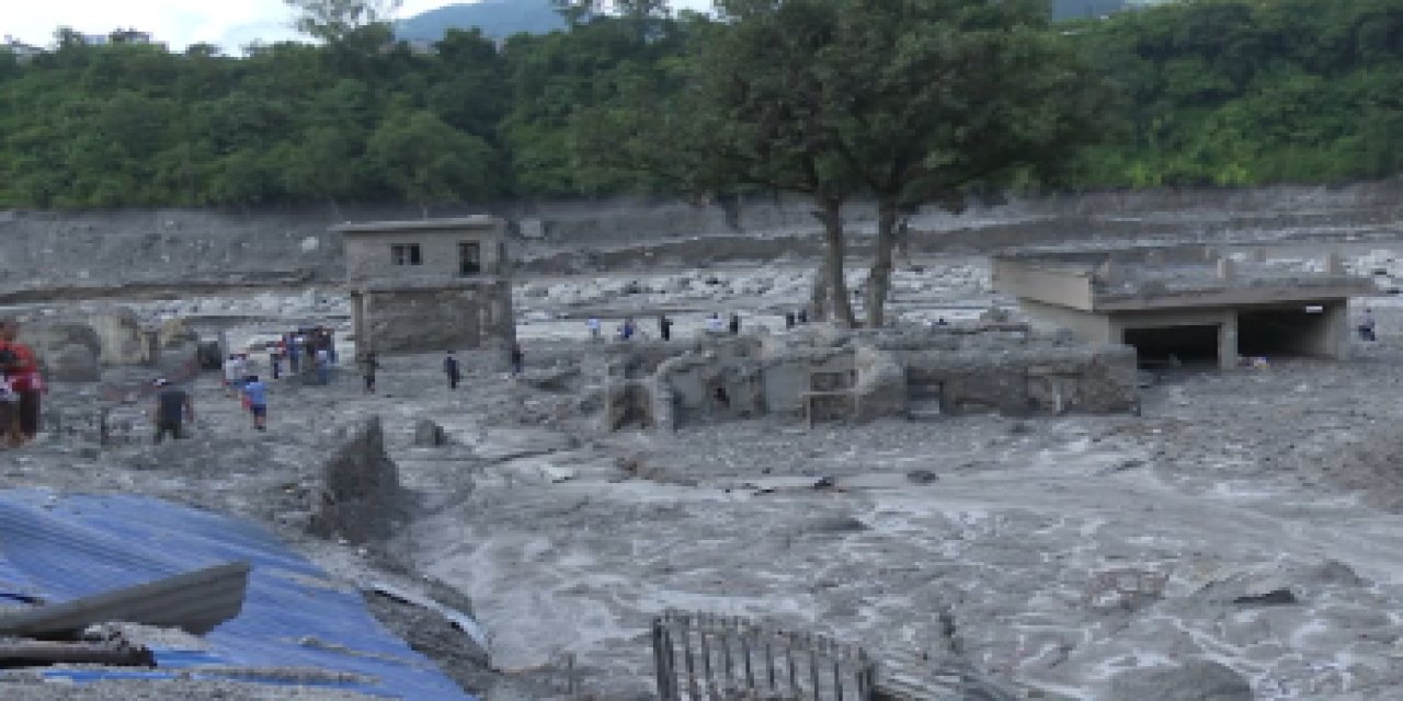 Nepal ve Çin'de sel felaketinde ölü sayısı bini aştı