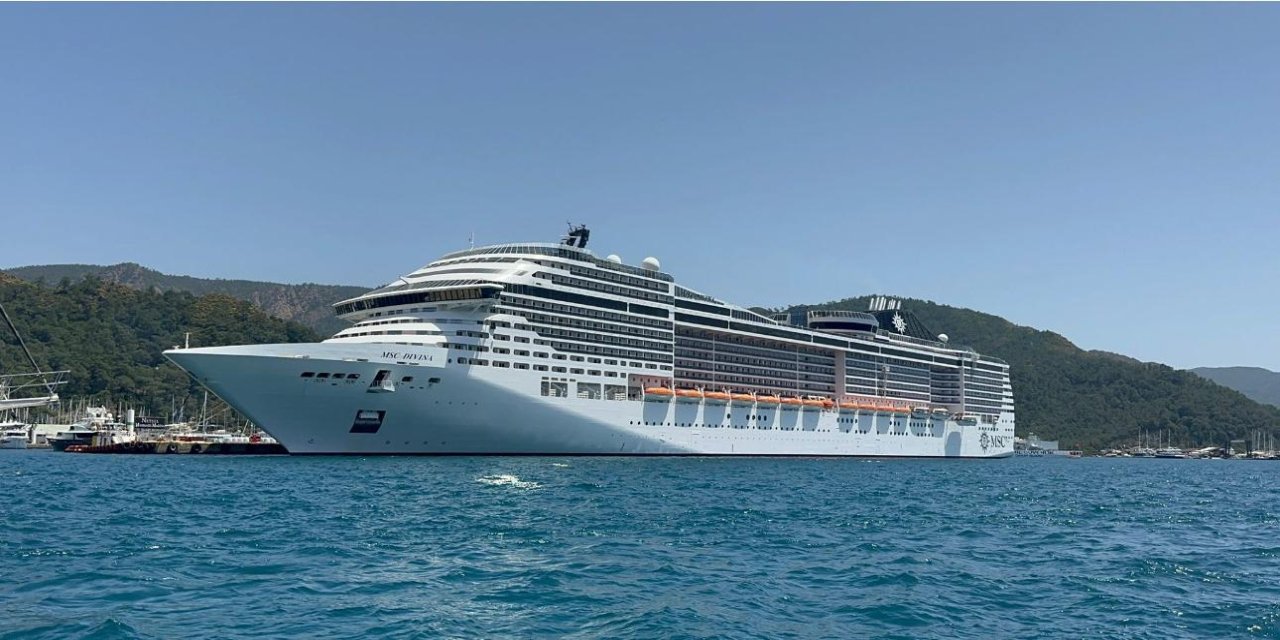 MSC Divina 5 bin yolcusuyla Marmaris limanında
