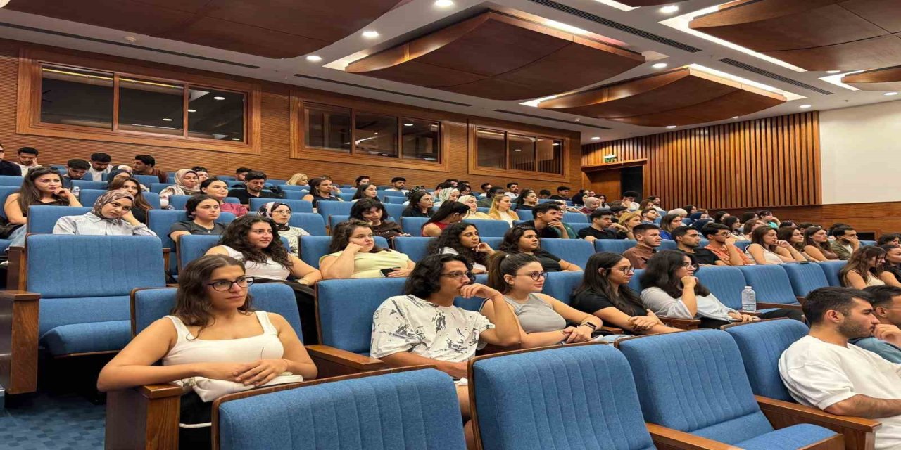 Hemşirelik öğrencilerine hastane oryantasyon eğitimi