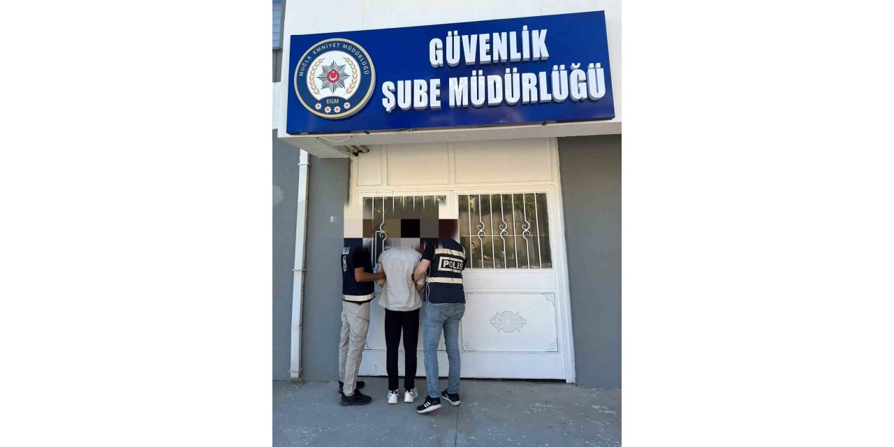Okulun bahçesindeki Atatürk büstünü söken şahıs yakalandı