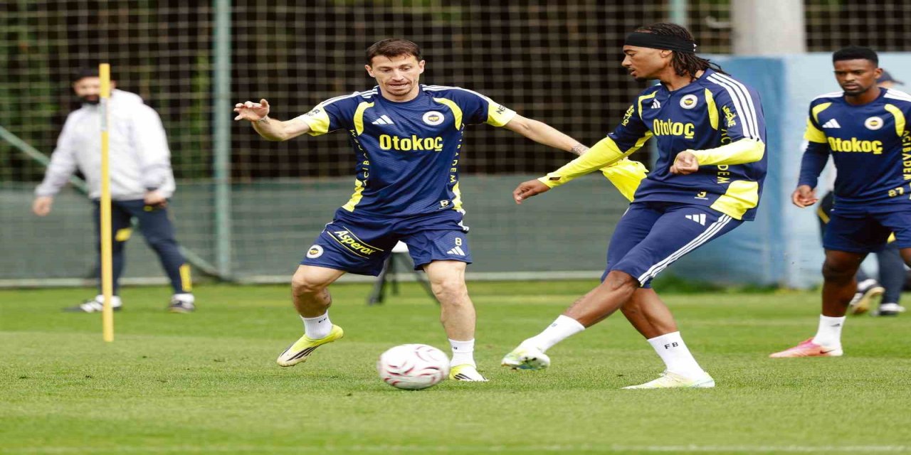 Fenerbahçe hazırlıklarını sürdürdü