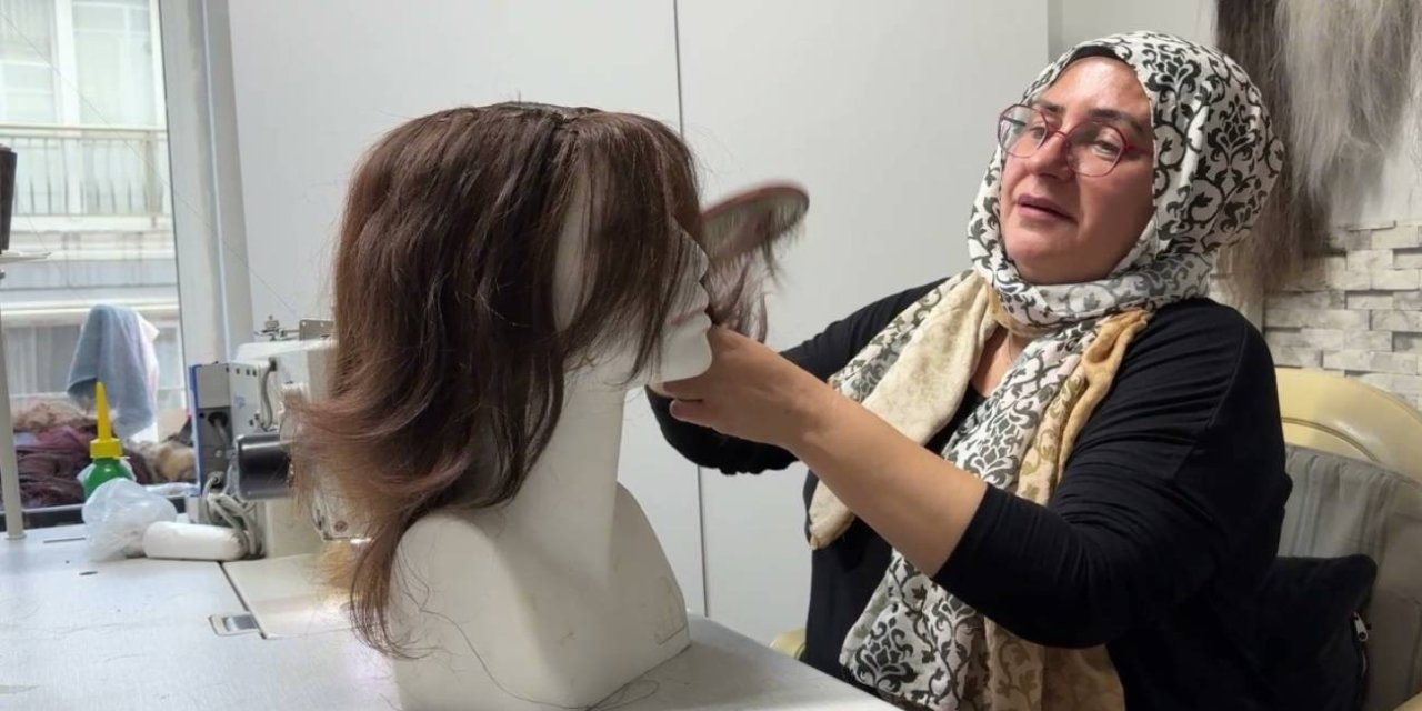 12 yaşında saçlarını ve kulaklarını kaybetti, şimdi kadınlara umut oluyor