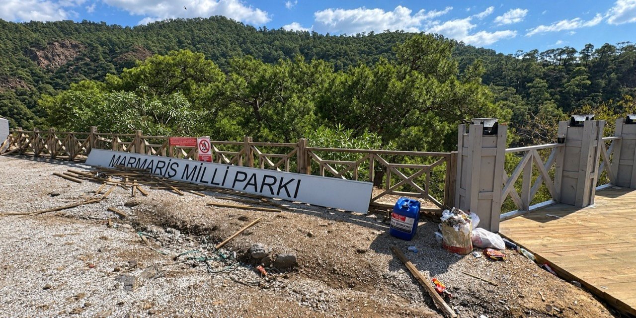 MARMARİS’İN VİTRİNİ ÇÖPLÜĞE DÖNDÜ