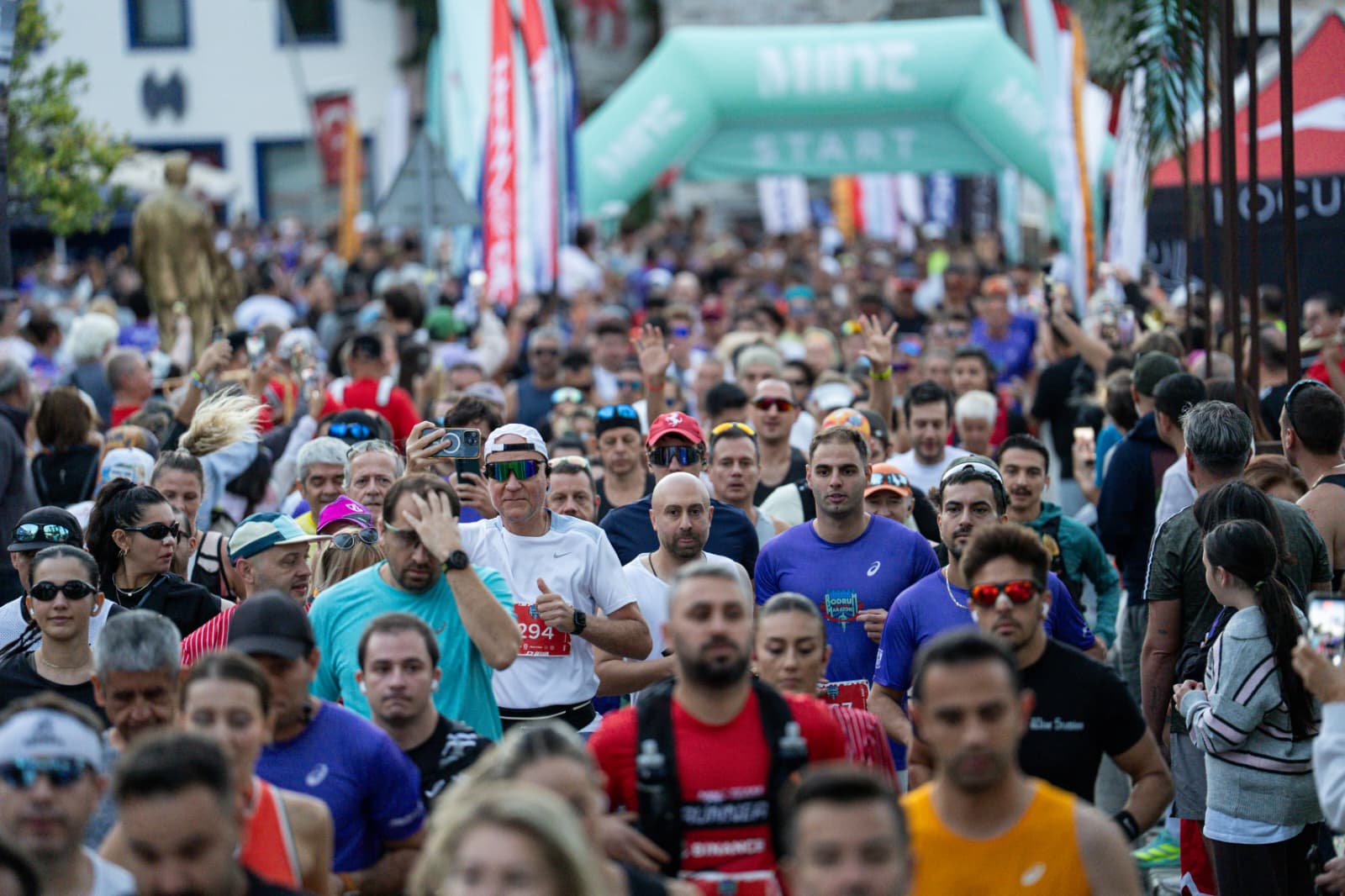 9. Uluslararası Bodrum Yarı Maratonu 23 ülkeden 2 bin 500 sporcu ile tamamlandı