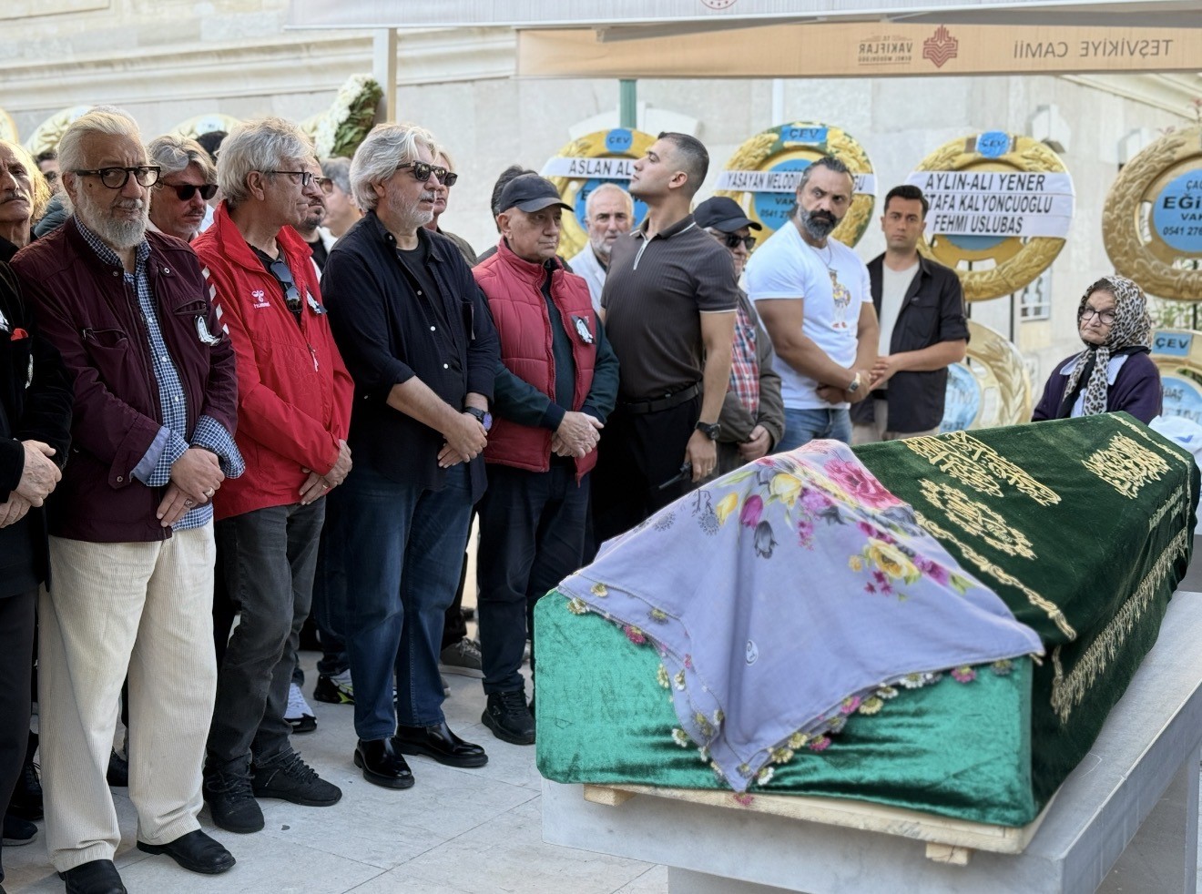 Necla Uygur son yolculuğuna uğurlandı