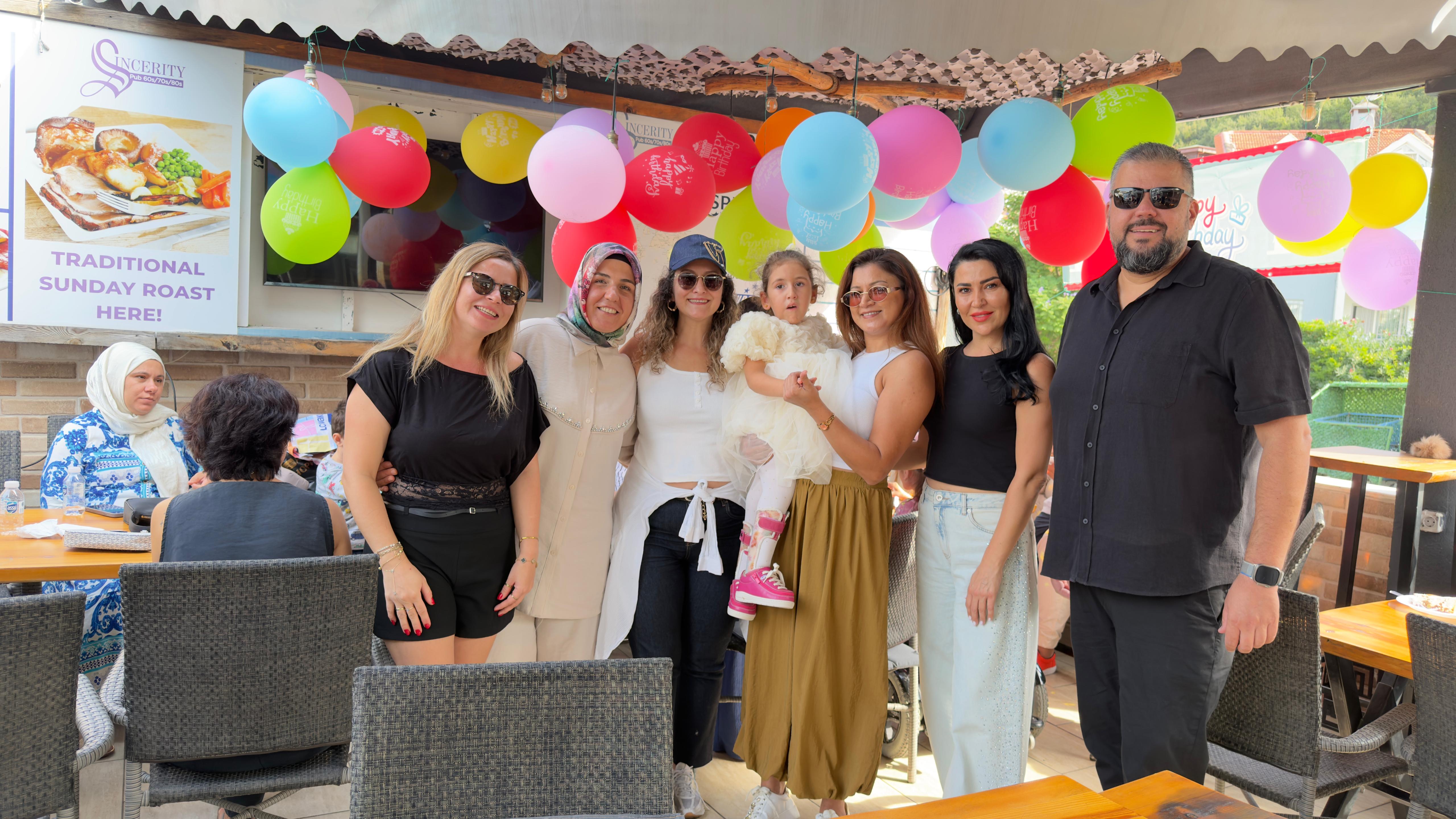 Marmaris’in el ele büyüttüğü  Zehra, 5 yaşında