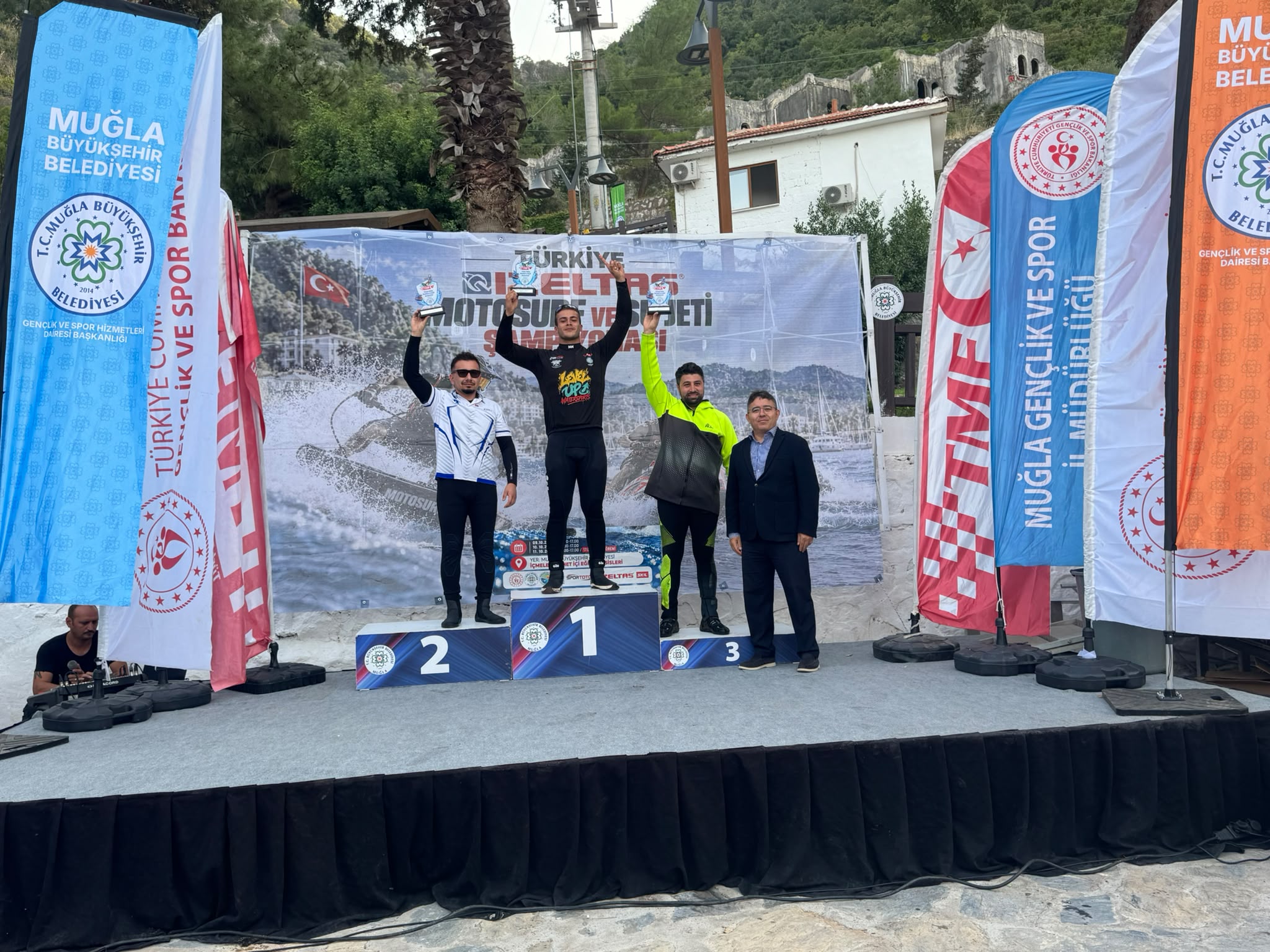 Marmaris’te su sporları heyecanı ödüllerle taçlandı