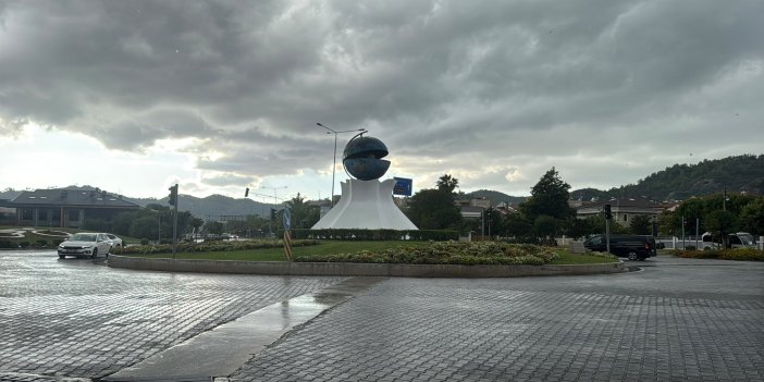 Marmaris’te Sabah Şezlong, Öğleden Sonra Şemsiye!