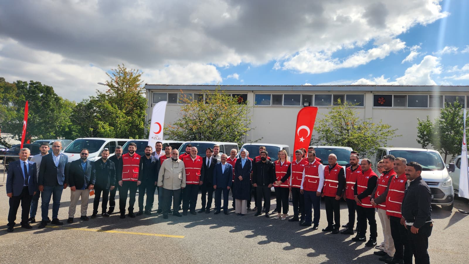 Kızılay’ın Muğla’daki yardım çalışmalarına araç desteği