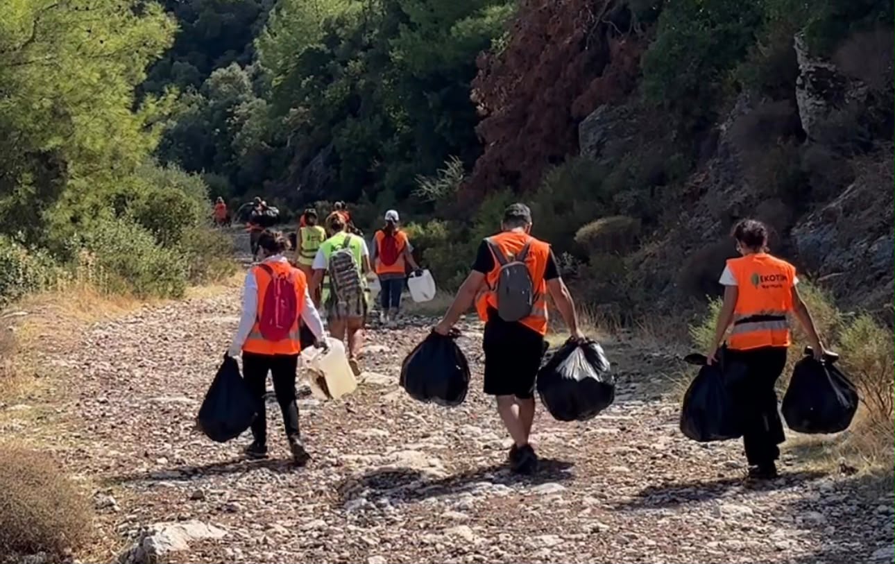 Marmaris’te “Manzaram Temiz” çalışması Cennet Adası’na taşındı