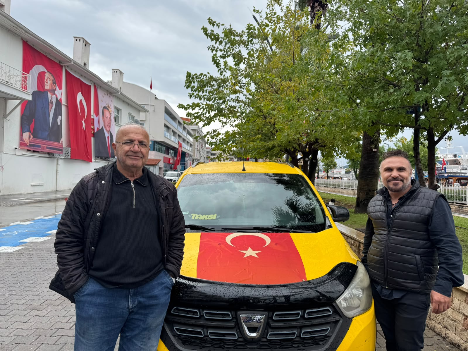 Marmaris’te taksiler Cumhuriyet için bayraklandı