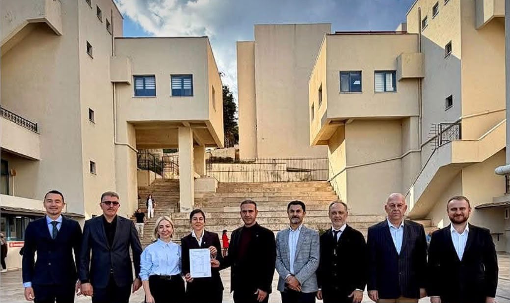 Marmaris Ticaret Odası’nda yeni yönetim mazbatasını aldı