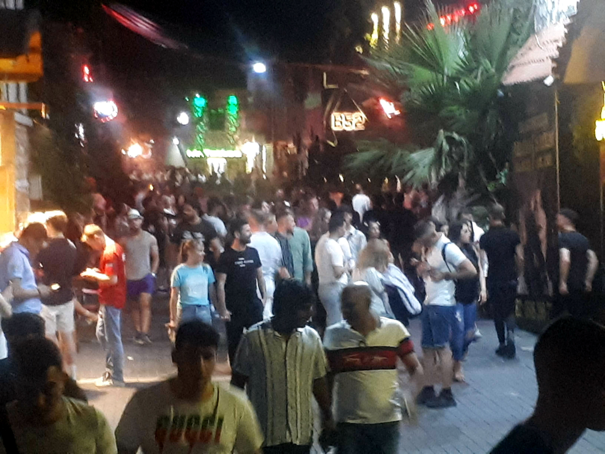 EĞLENCE TURİSTLERİN KURSAĞINDA KALIYOR