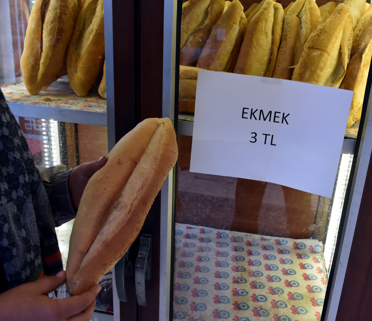EKMEĞE ZAM ÜRETİCİ İLE TÜKETİCİYİ KARŞI KARŞIYA GETİRDİ