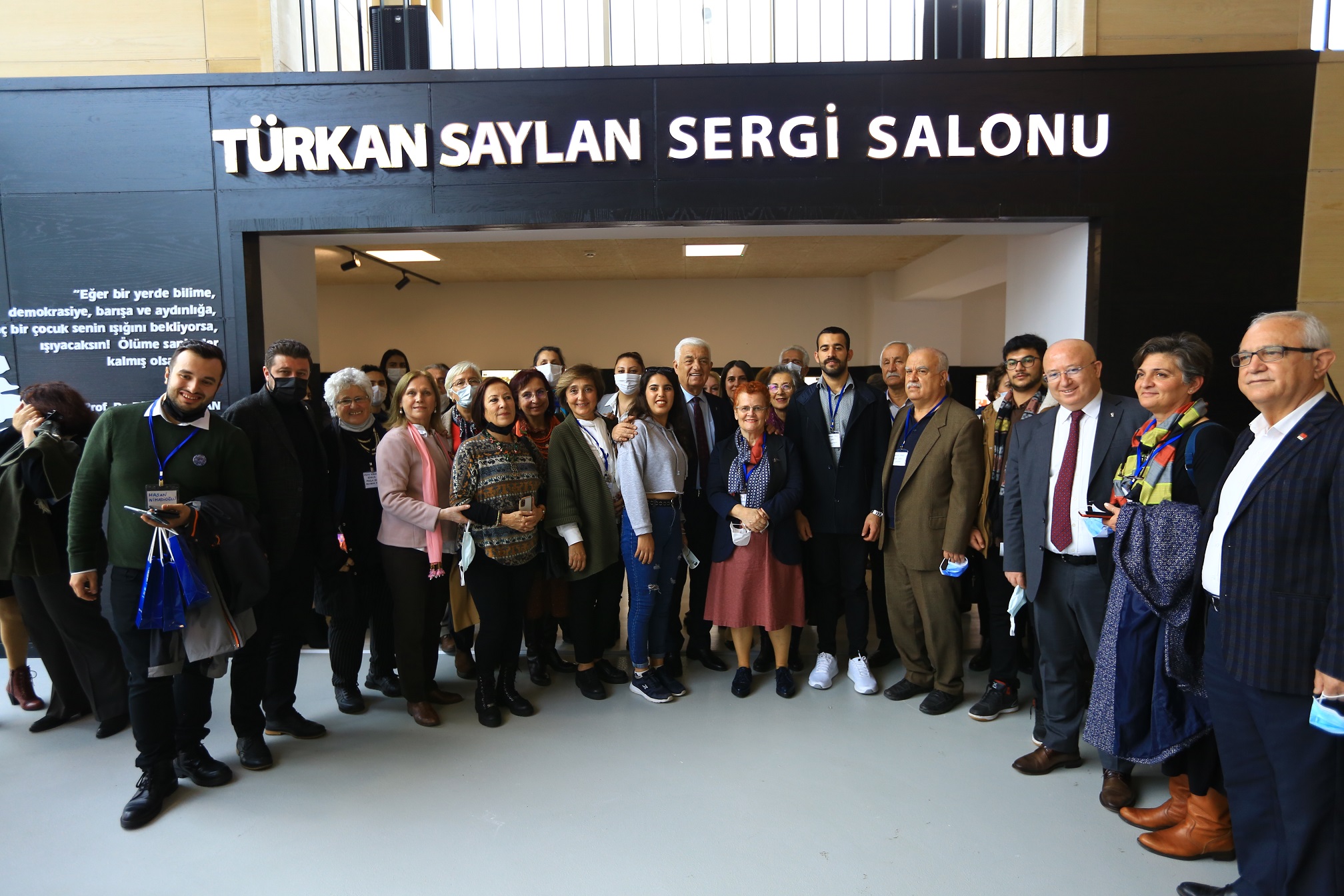 TÜRKAN SAYLAN DOĞUM GÜNÜNDE ADINA YAPILAN ESER ÖNÜNDE ANILDI