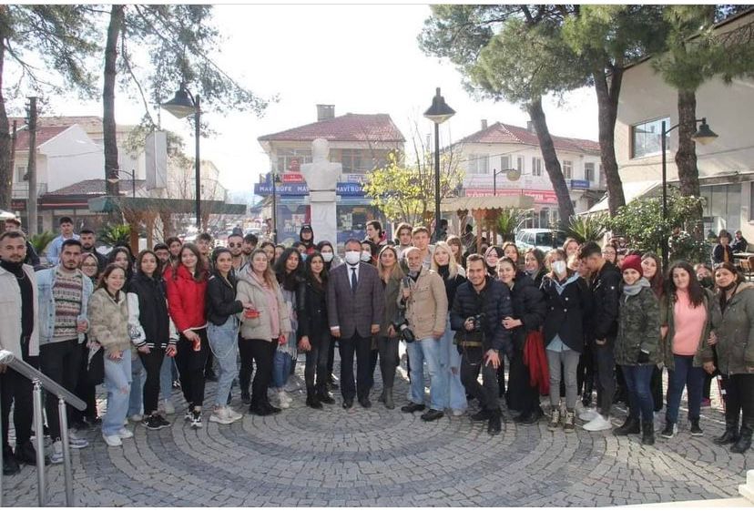 USTA GAZETECİ CEMAL KÖYÜK’DEN ÖĞRENCİLERE EĞİTİM
