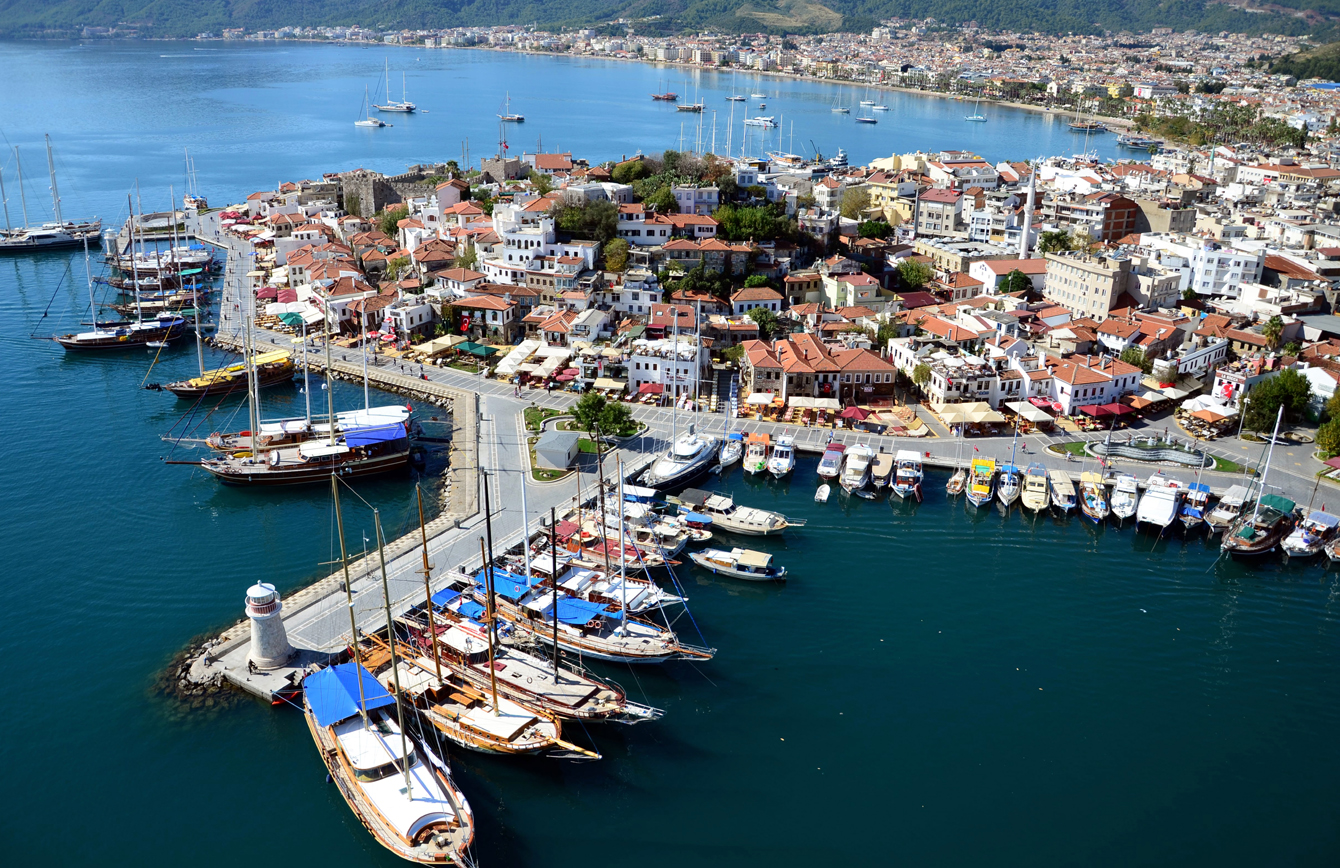MARMARİS'TE YILBAŞI HAZIRLIKLARI TAMAM