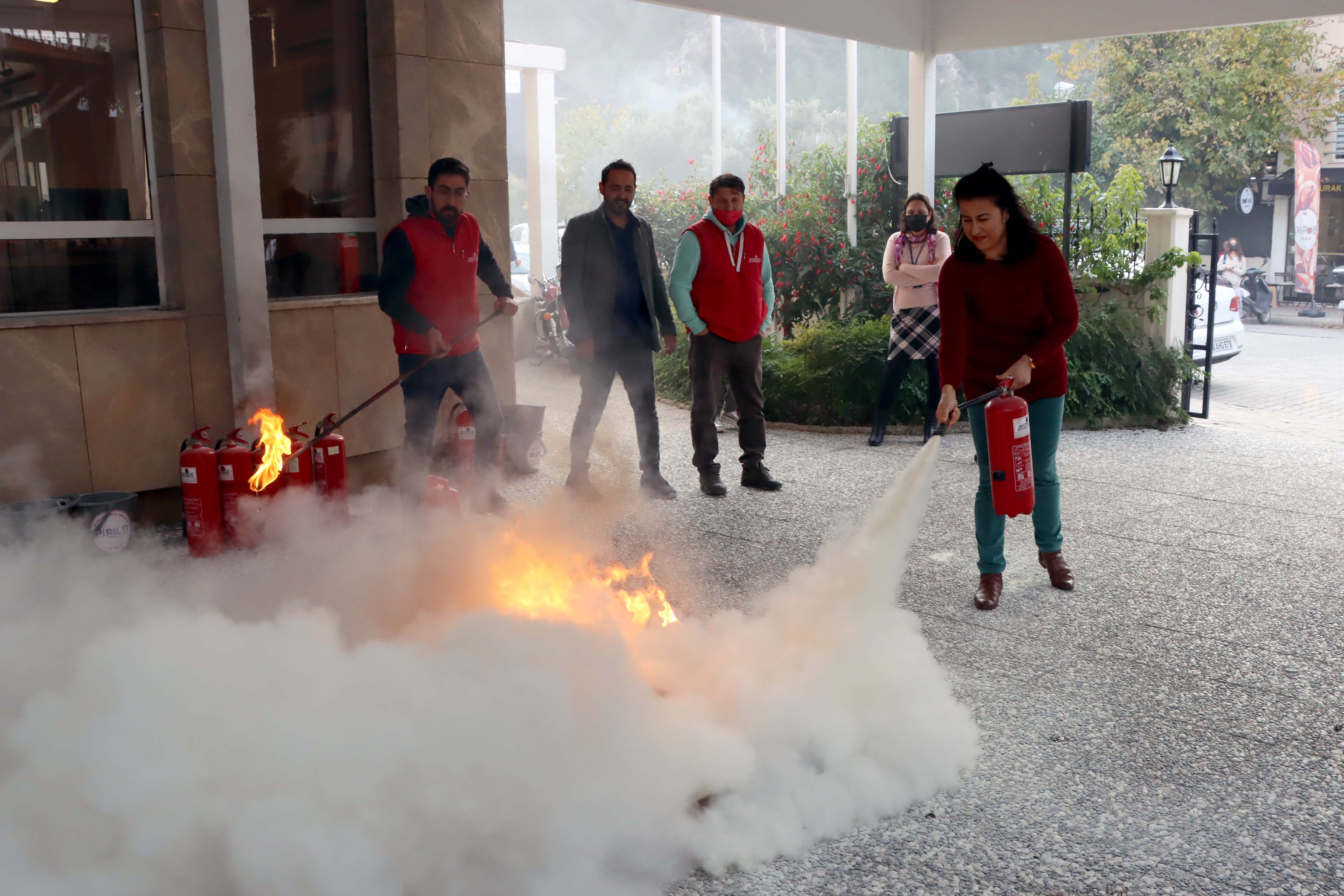 FTSO YÖNETİMİ VE ÇALIŞANLARINA YANGIN EĞİTİMİ