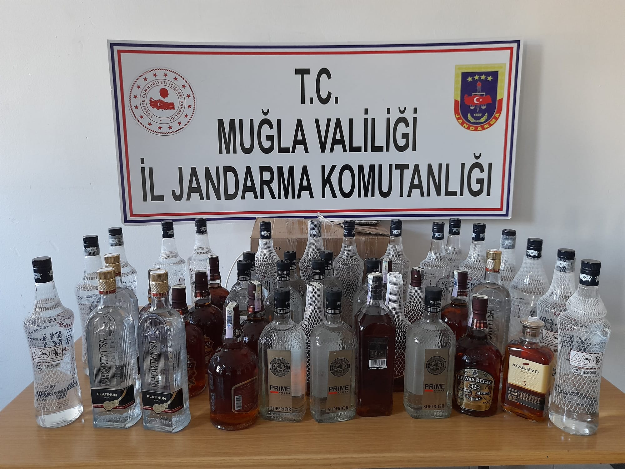 MUĞLA'DA sahte alkol ürettiler serbest bırakıldılar