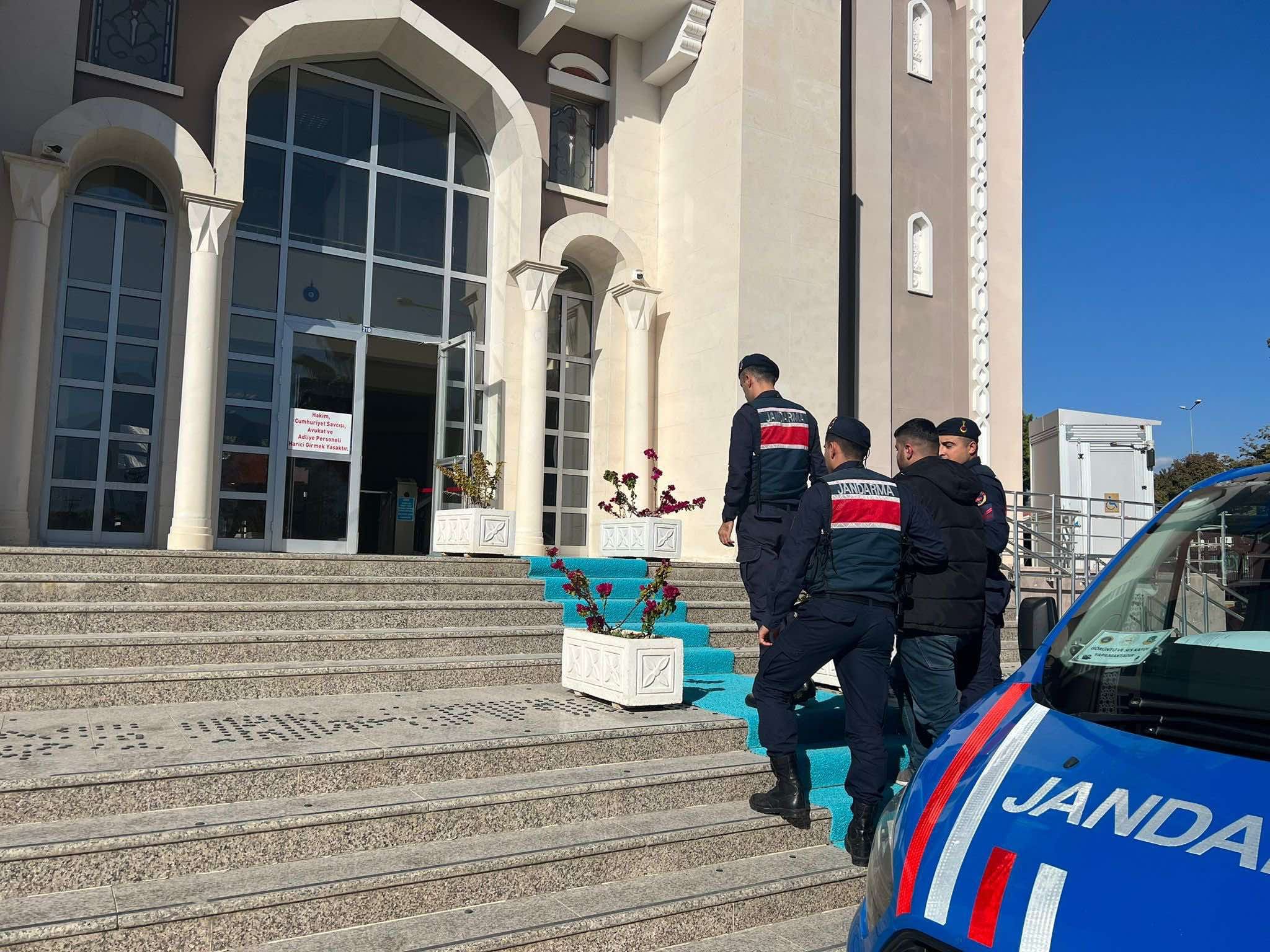 SUÇ MAKİNASI SABIKALI SEYDİKEMER’DE JANDARMAYA YAKALANDI
