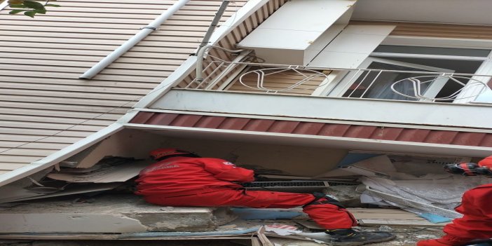 Marmaris AKUT gönüllüleri 6 kisiyi enkazdan kurtardı.