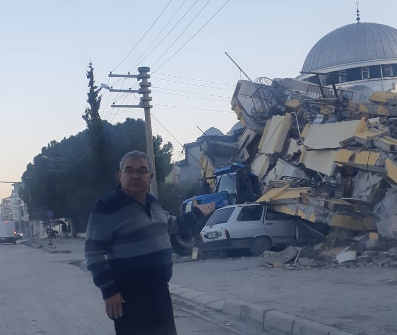 MARMARİSLİ ÖZAT AKGÜL DEPREM BÖLGESİNE YARDIM GÖTÜRDÜ