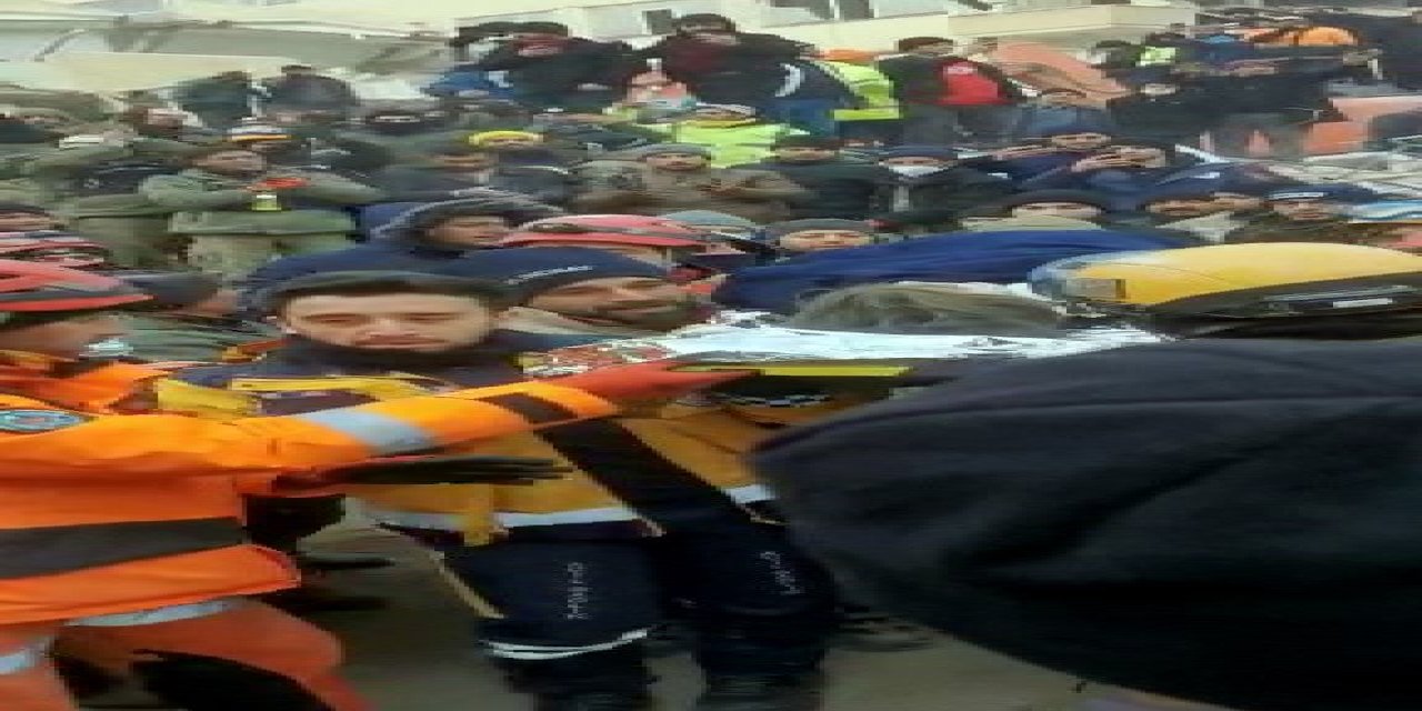 KAHRAMANMARAŞ'TA 102 SAAT SONRA CANLI ÇIKTI