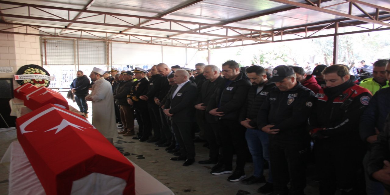 POLİS MEMURU VE KIZLARI TOPRAĞA VERİLDİ