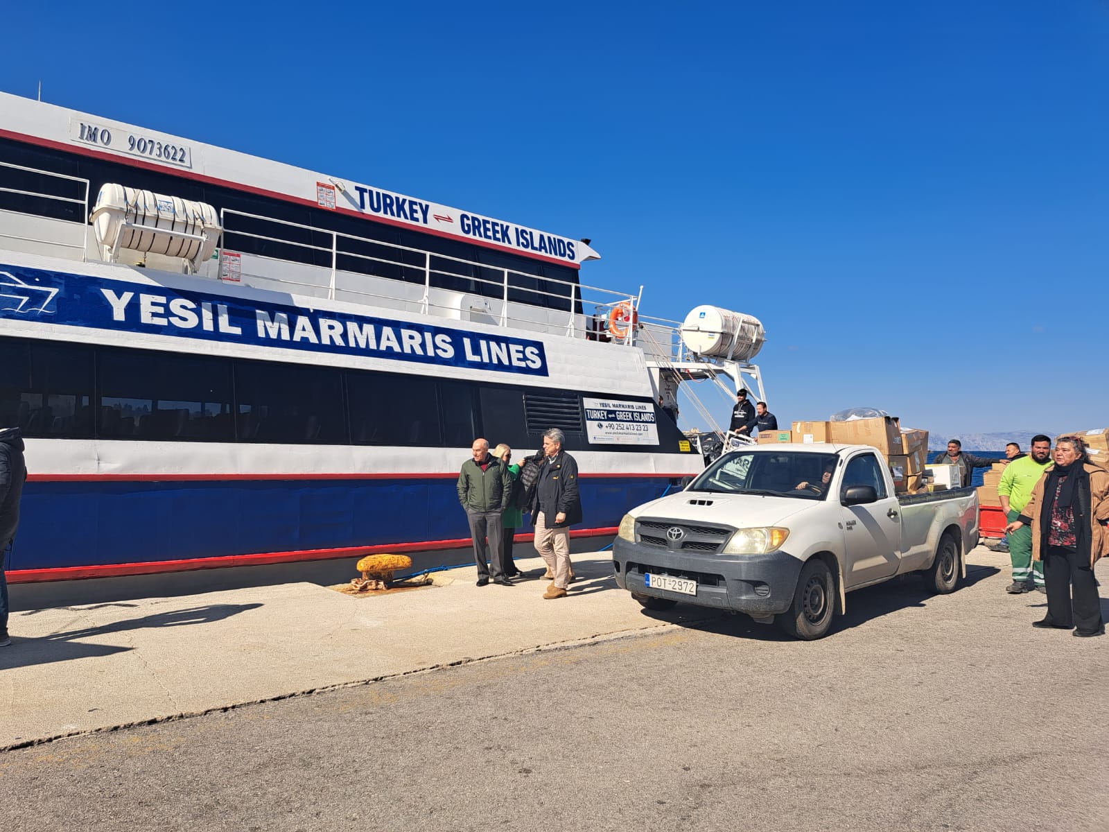 RODOS'TAN DEPREMZEDELERE 1 GEMİ DOLUSU YARDIM